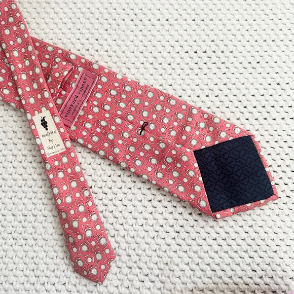 Vineyard Vines Martha's Handpicked Shep Ian Salmon Pink Tee Time Clocks Golf Tie - Picture 4 of 8